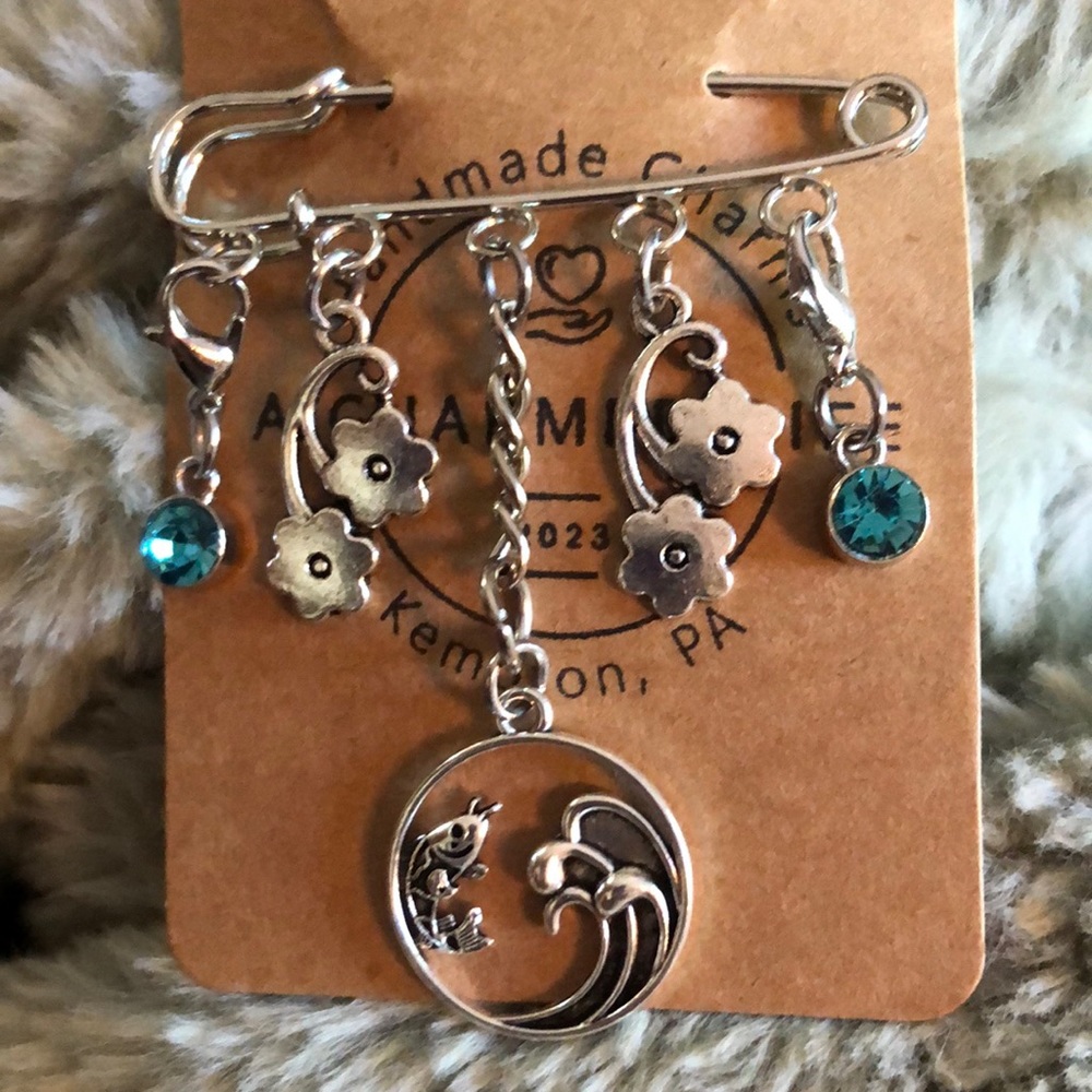 NWT, Handcrafted by A Charmed Life. Silver 5” Pin